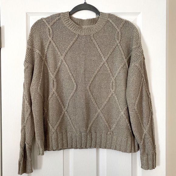 Sweater - Picture 1 of 2